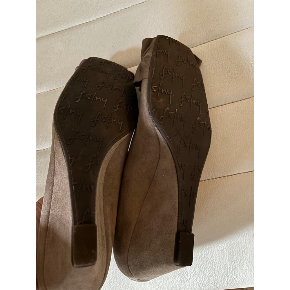David's Bridal Rochelle Champagne Gold Glitter Peep Toe Pumps Heels Size 8.5M‎
